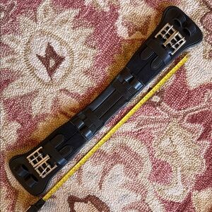 Buttery soft 22" dressage girth